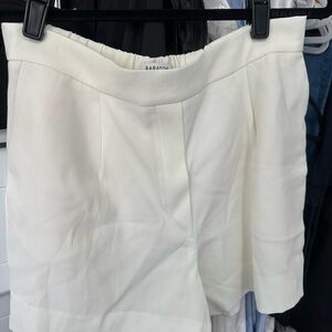 Aritzia Babaton Women's White Shorts